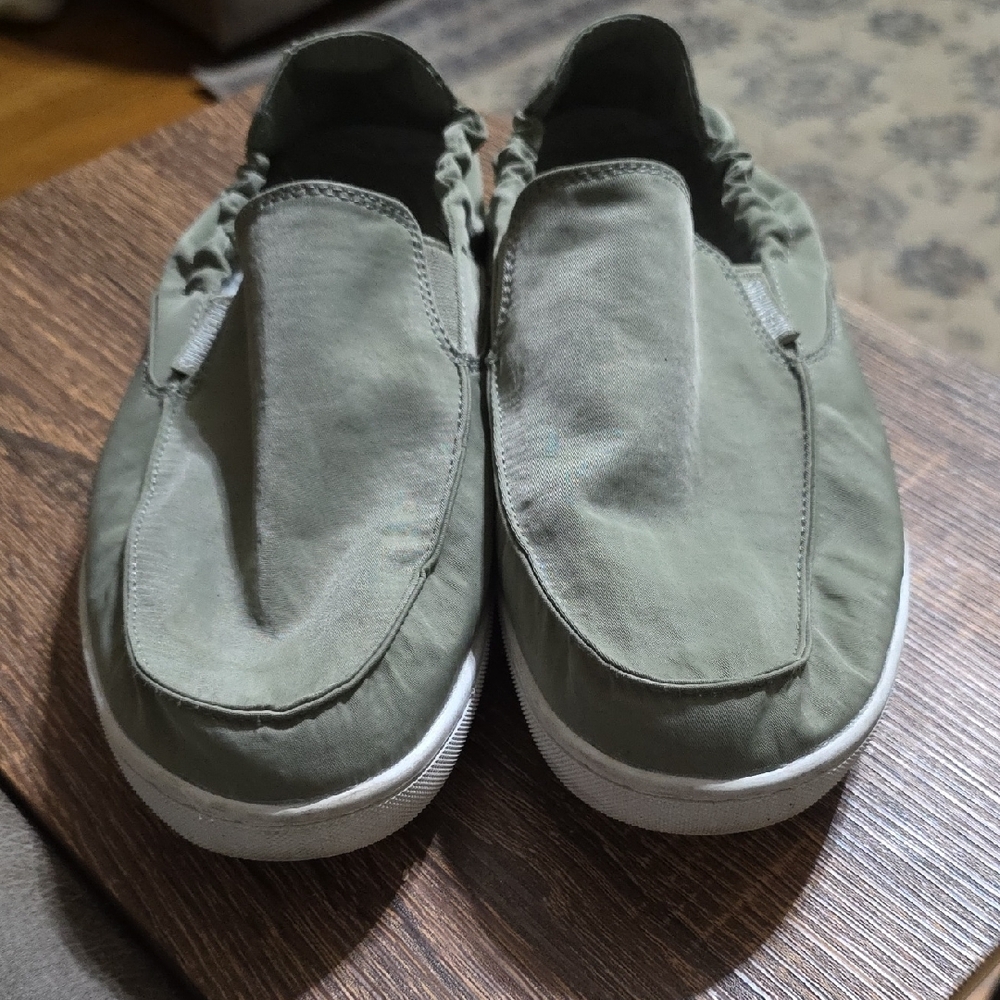 Women's Slip-On Shoes - Green 9.5